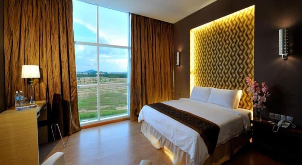 Courtyard Hotel 1Borneo Кота Кинабалу Екстериор снимка