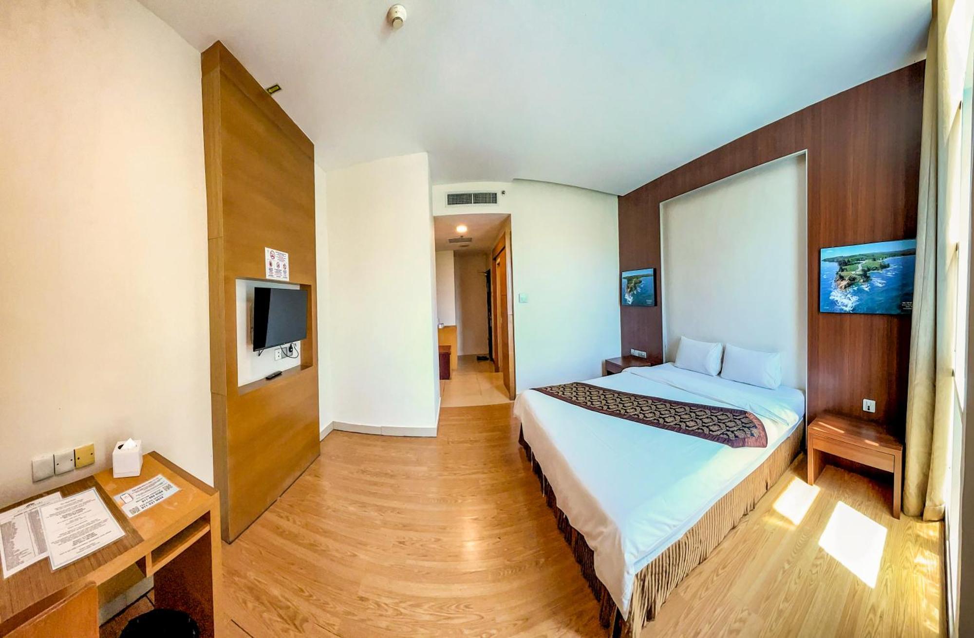Courtyard Hotel 1Borneo Кота Кинабалу Екстериор снимка