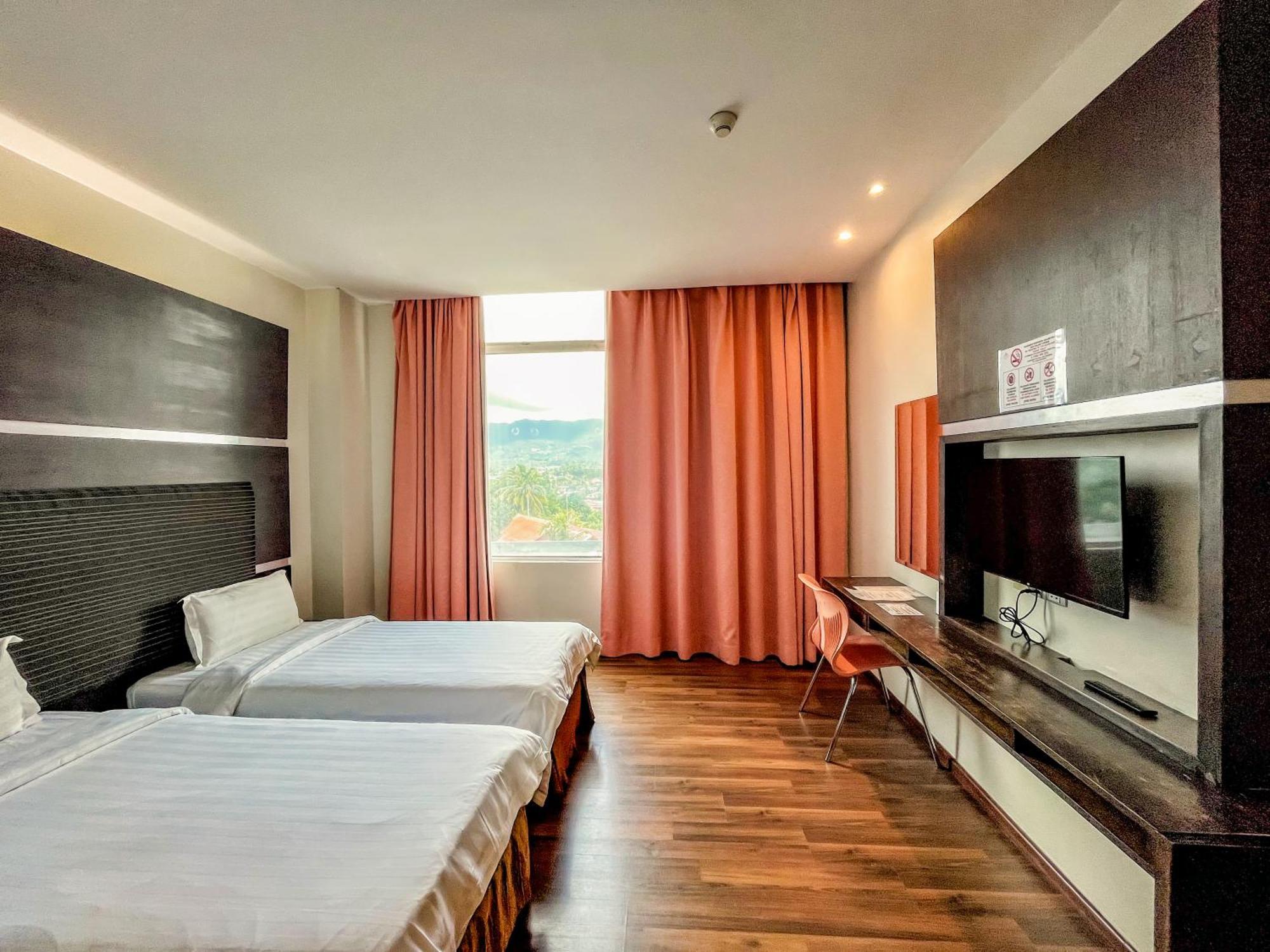 Courtyard Hotel 1Borneo Кота Кинабалу Екстериор снимка